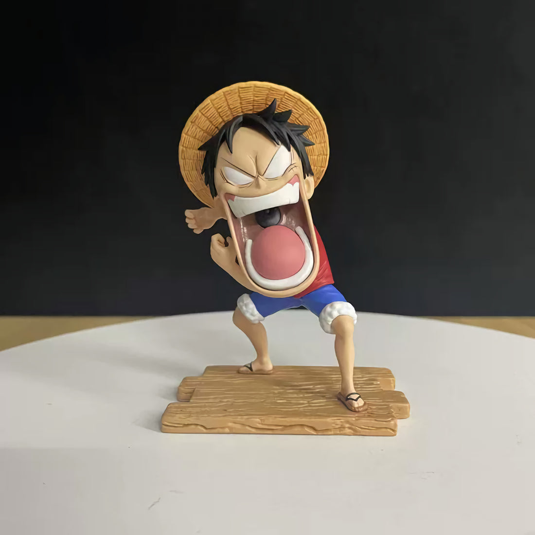 ワンピース キャラクター フィギュア（ルフィ、ゾロ、サンジ）の机用ディスプレイ・デコレーションセット