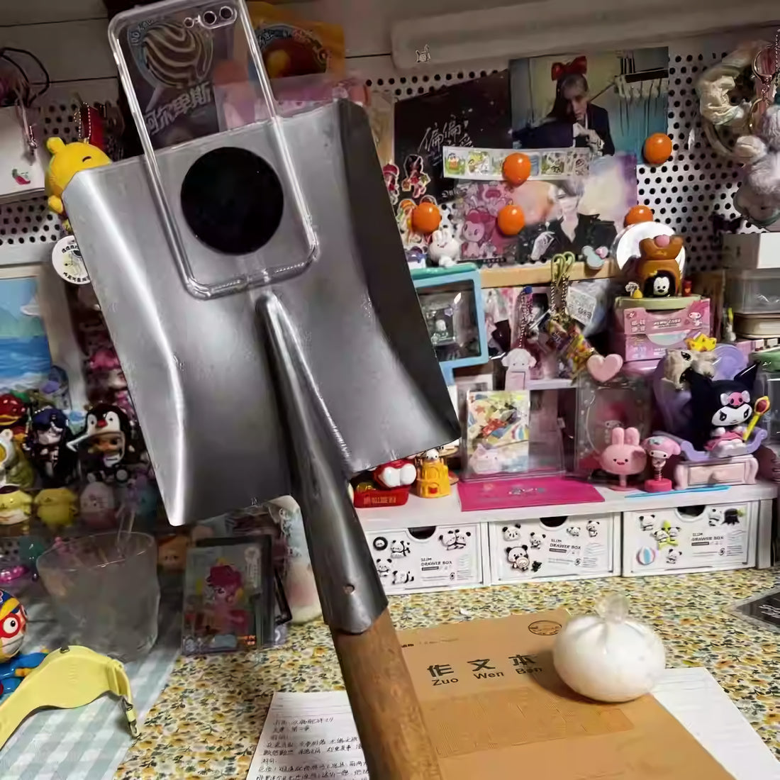 超シュールでブサ可愛い シャベル型 iPhoneケース 最強にキテるイタズラ贈り物 寮・友達同士のネタに