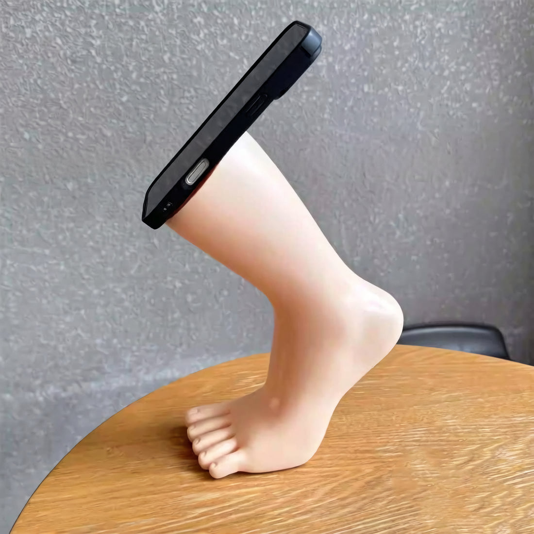 玉足・美脚モデル iPhoneケース シュールでキッチュでブサカワ 超特大リアル足型 イタズラ用